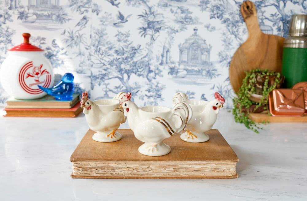 VTG Chicken Hen Rooster Egg Cup Holders Set of 3 Cottage Farmhouse Retro Brunch - Picture 2 of 15